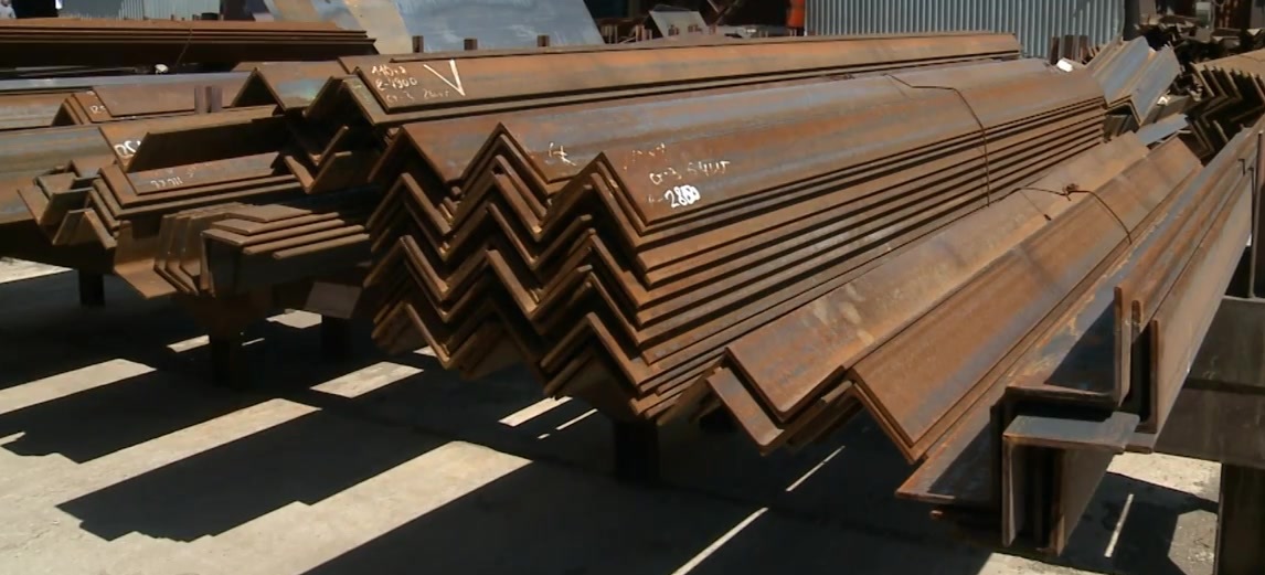 уголок металлический